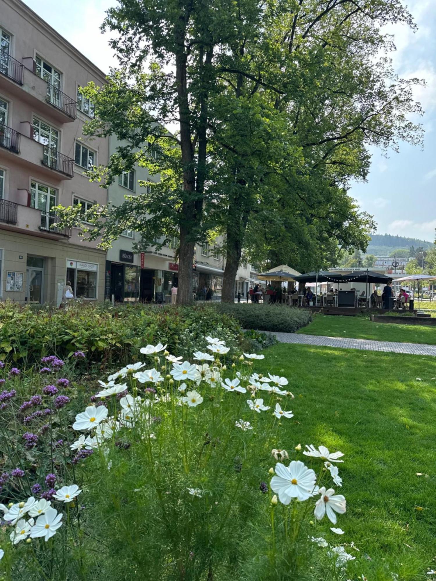 Rezidence Sadova Zlin Lägenhet Exteriör bild